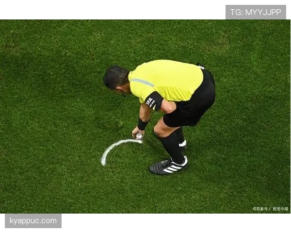 快速任意球启动规则及裁判判罚标准详解